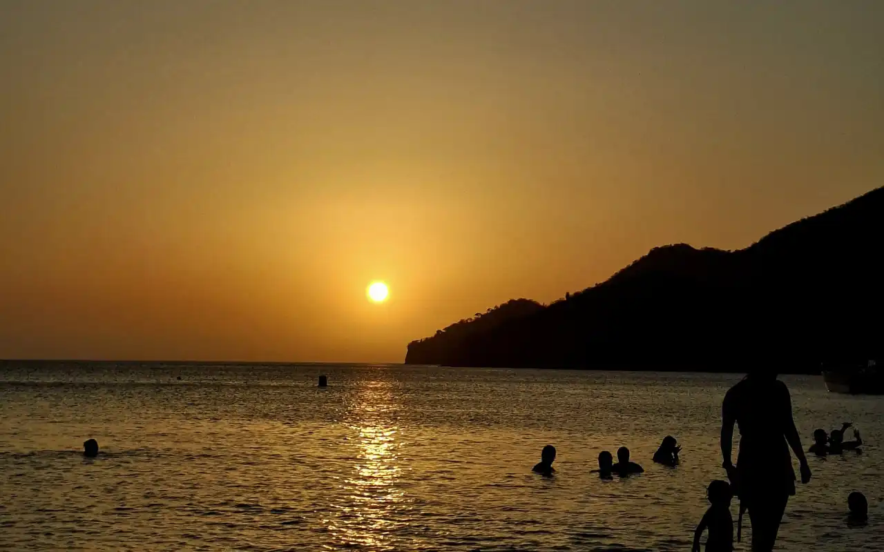 Taganga Playa Grande: Authentic Fishing Village gallery