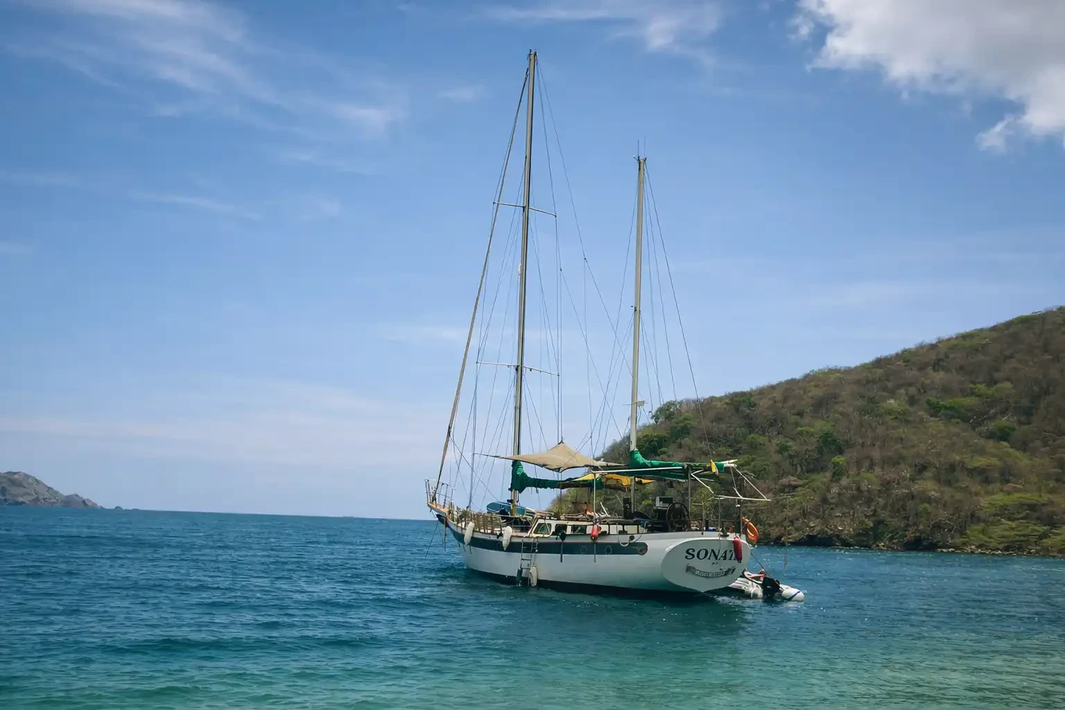 Velero en Santa Marta al Parque Tayrona