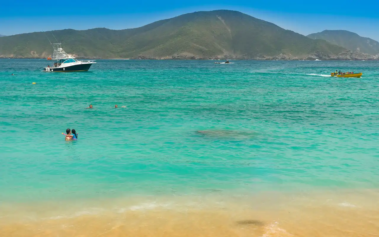 Galería de Playa Cristal: Tour Guiado desde Santa Marta - Parque Tayrona  