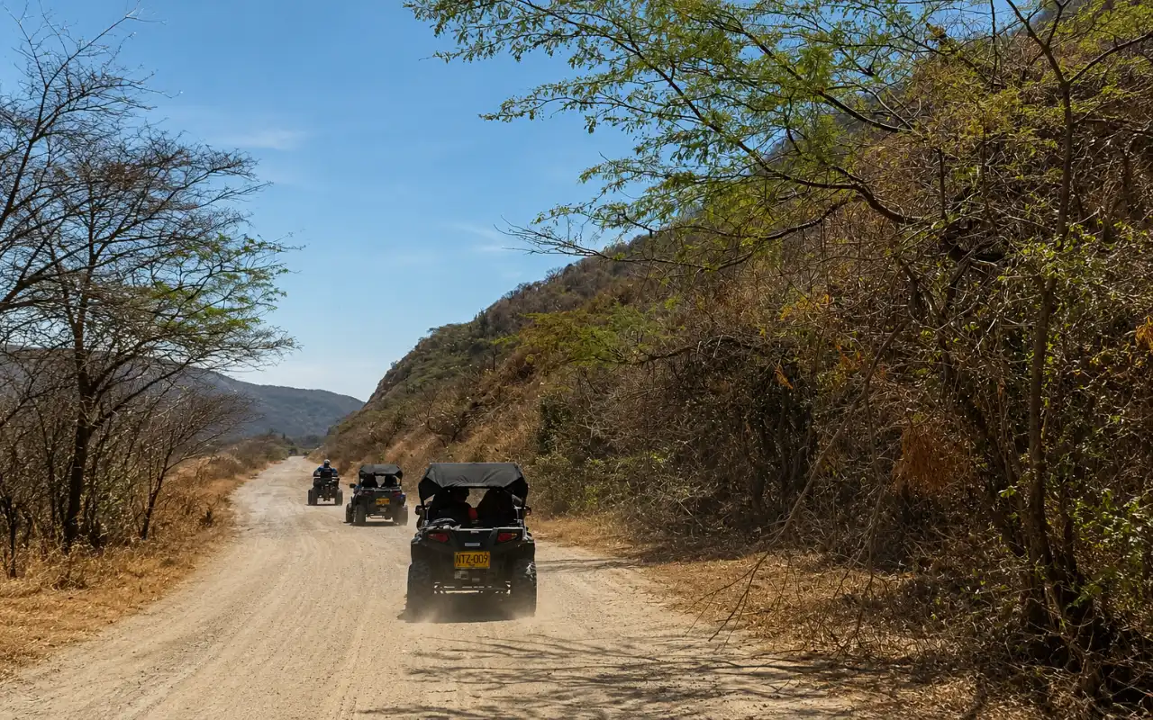 Galería de Tour Buggies Tayrona | Aventura 4x4 Off-Road y Playa Cristal