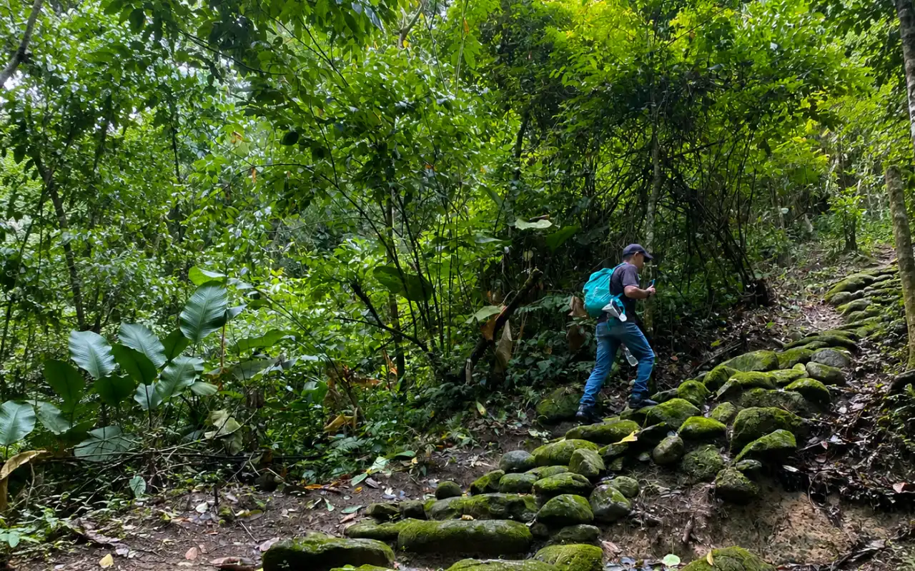 Sendero de trekking hacia Bunkuany
