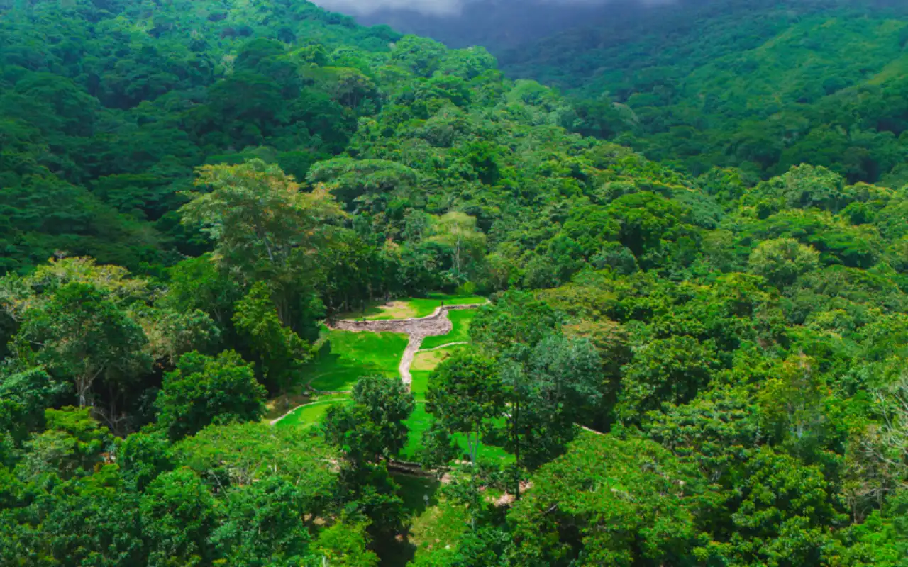 Paisajes montañosos de Bunkuany