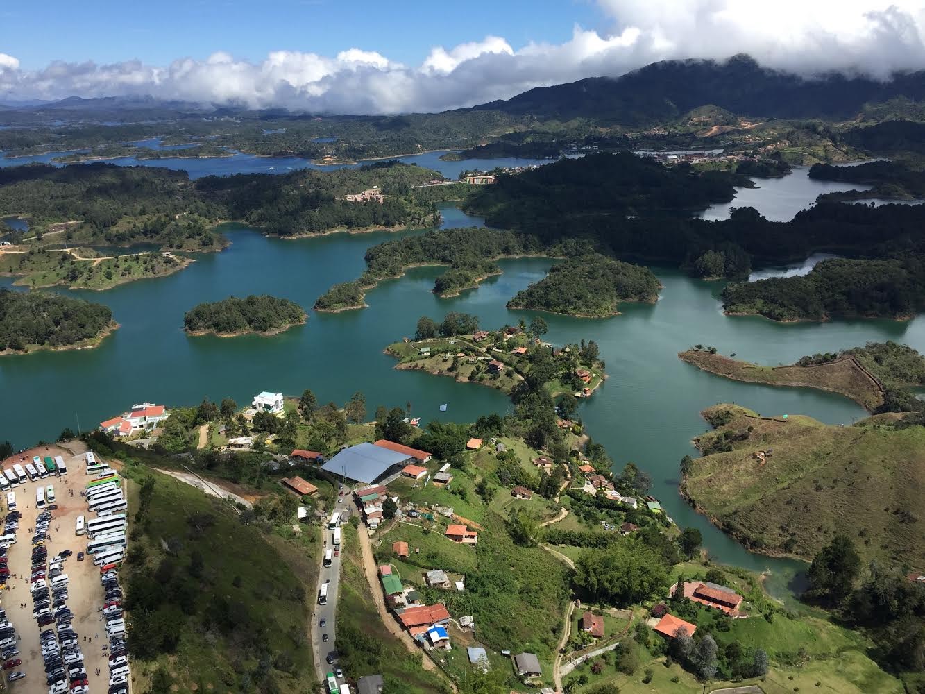 Vista panoramica de Guatape en el peñol