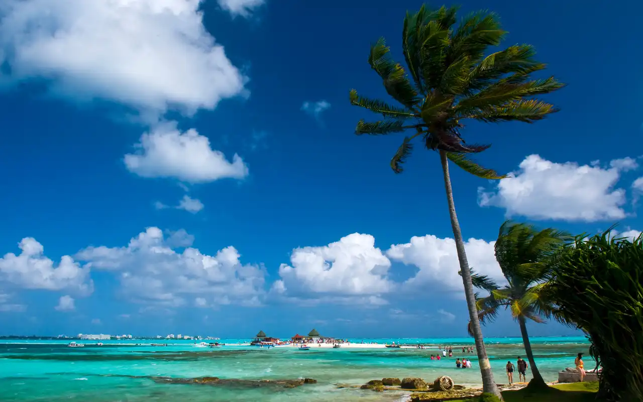 Crystal clear waters in San Andrés