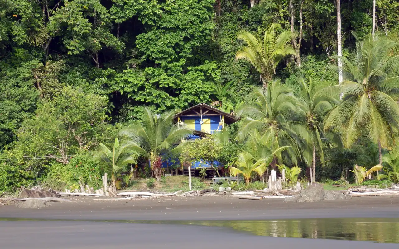 Costa del Pacífico en Bahía Solano