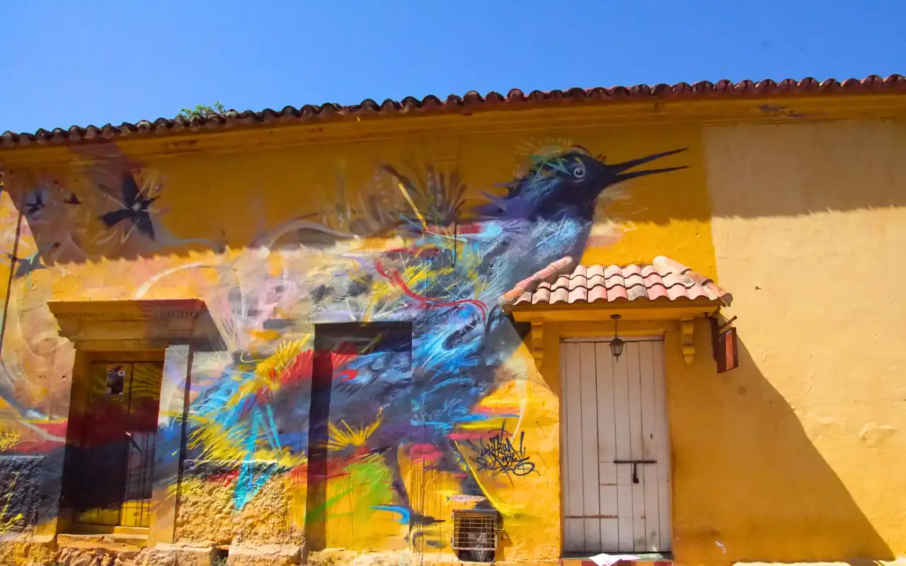 grafitis en getsemani cartagena con arte urbano colorido